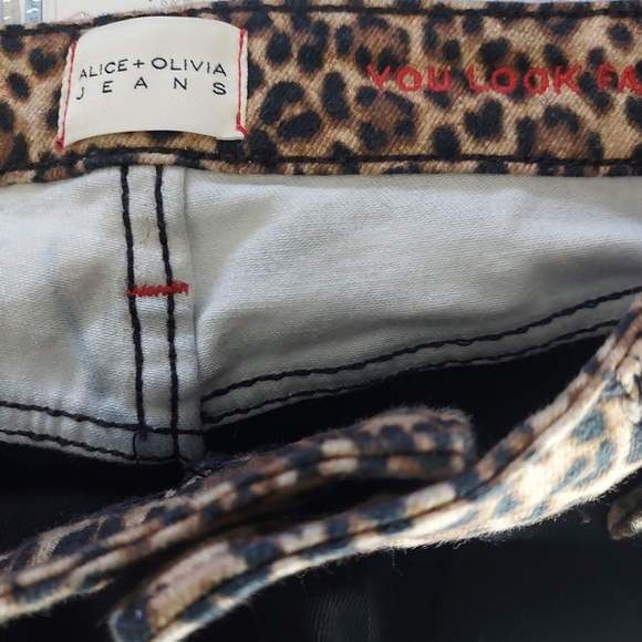 ALICE + OLIVIA Mid-Rise Straight Leg Jeans - Picture 6 of 8